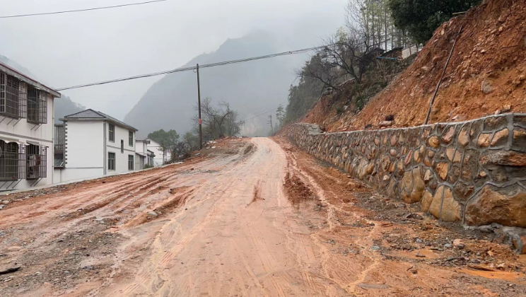 AC米兰中文官方网站大力支持并获批的10km产业路项目已完成土石方路基工程