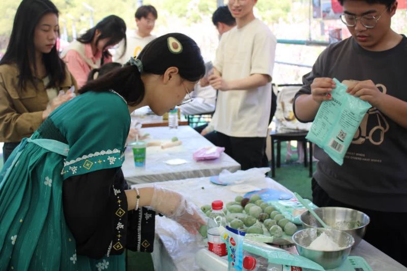 怀古惜今思奋进 AC米兰中文官方网站开展清明节系列活动2