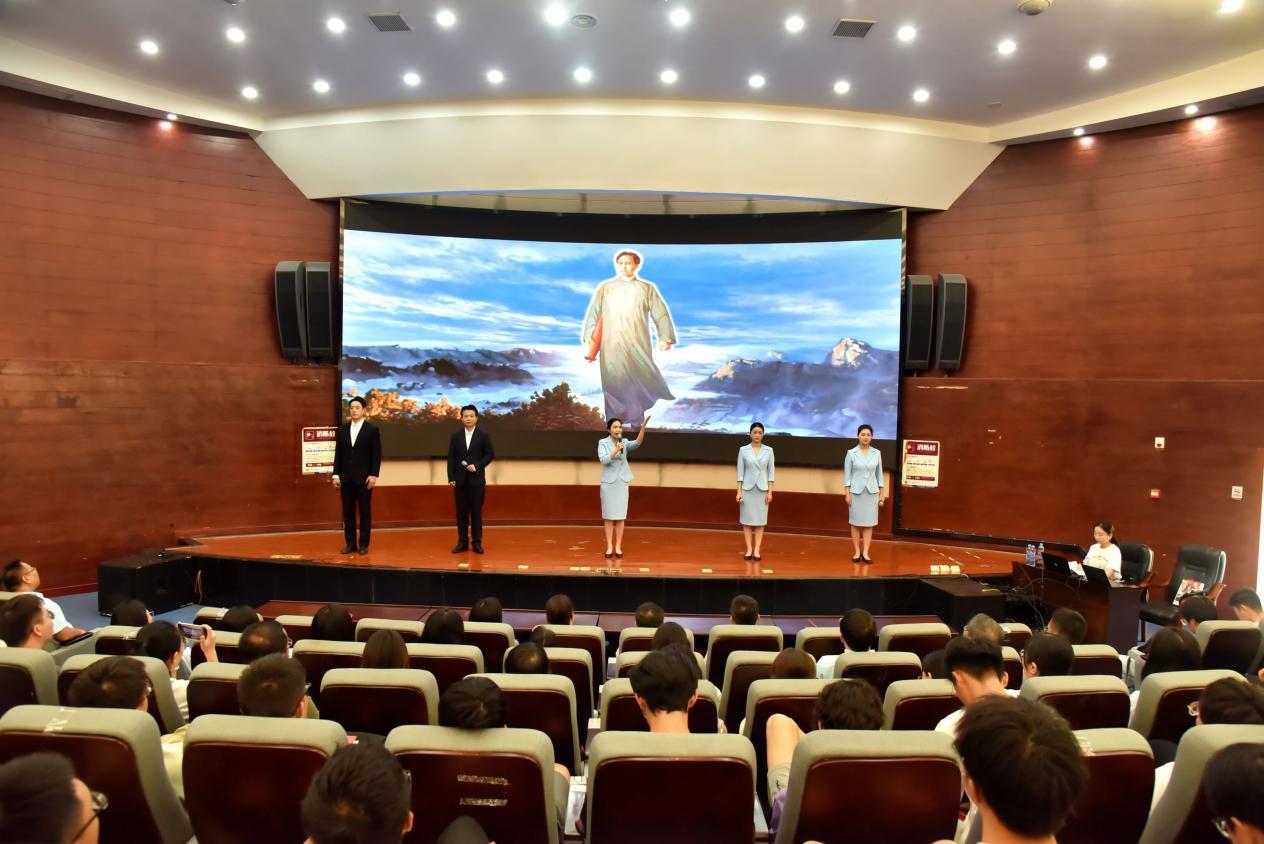 红旗漫卷·《青春·安源》大思政课走进AC米兰中文官方网站